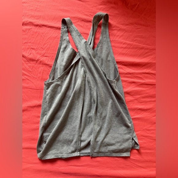 Nike Women's Open Back Tank Top - Picture 2 of 6